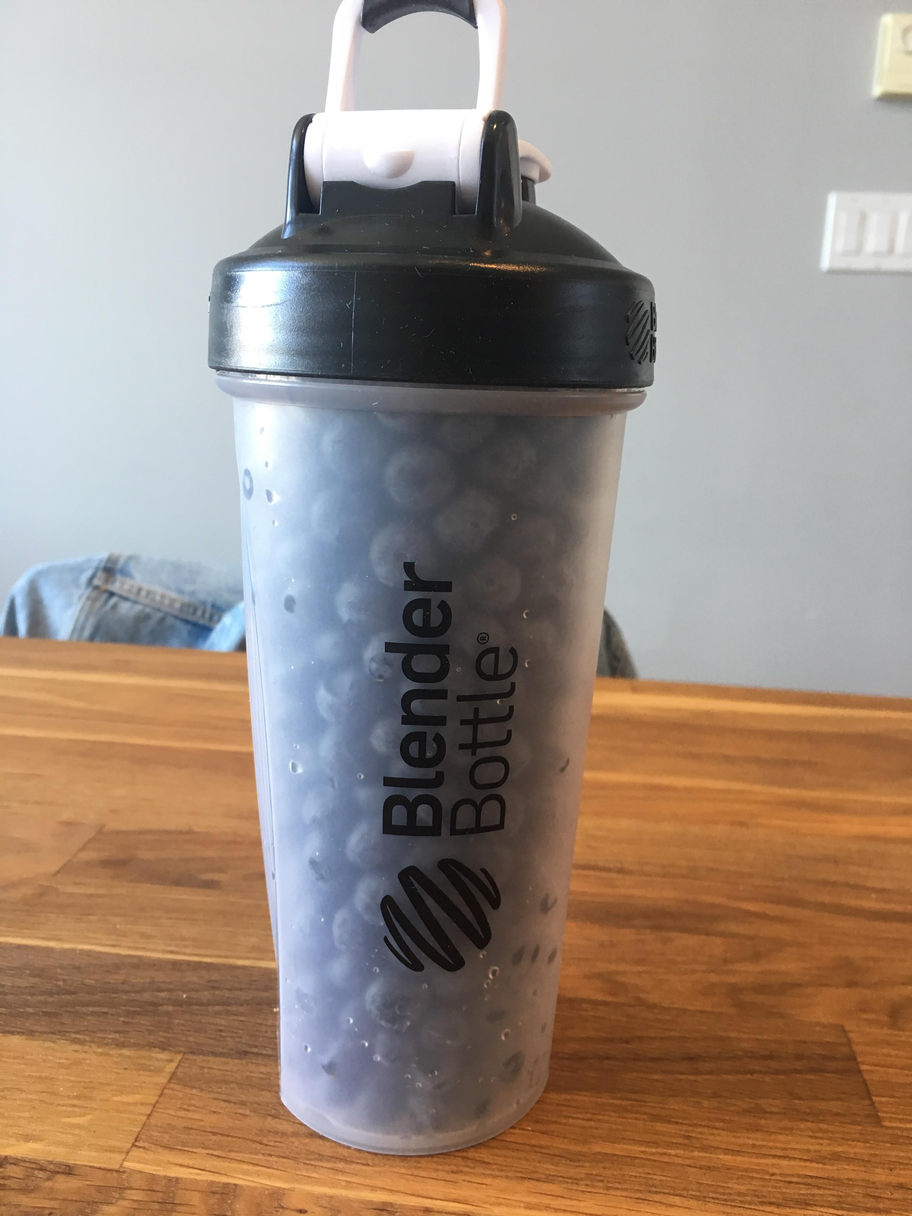 I desperately wanted to buy some fresh blueberries from the farmers market but didn't want any packaging and forgot a container.... emptied out my water bottle and used this instead #justzerowastethings: ZeroWaste