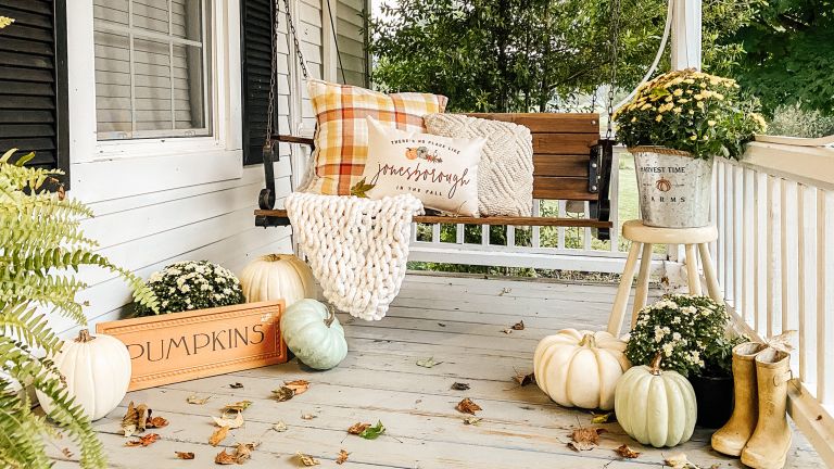 Fall porch ideas – 23 budget-friendly autumnal decor looks | Real Homes